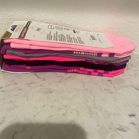 Adidas Women's Magenta Athletic Shoes comes w/ free 6 pack of socks. - Picture 11 of 14